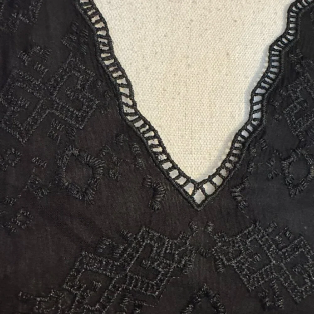 NWT GORGEOUS BLACK TOP w/LACE DETAIL  XSMALL     #D - Picture 8 of 10